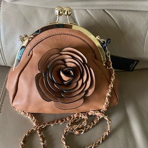 Beautiful VITTORIO ITALY crossbody Purse!!